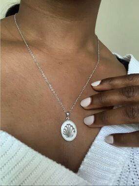 Oval Shell Pendant Necklace - Silver Tone